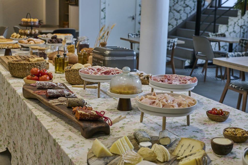 desayuno buffet, cañitas maite